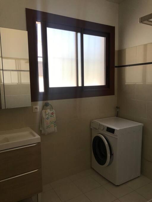 De Maison Entierement Renove Avec Garage Apartment