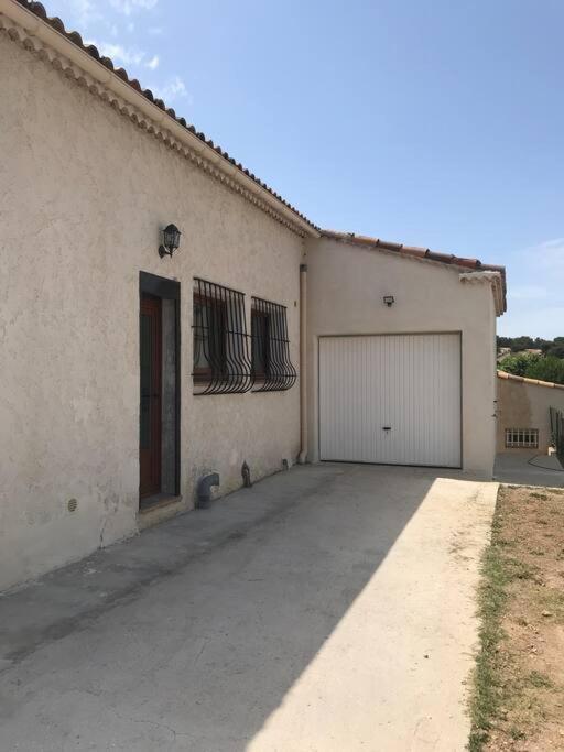De Maison Entierement Renove Avec Garage Apartment *